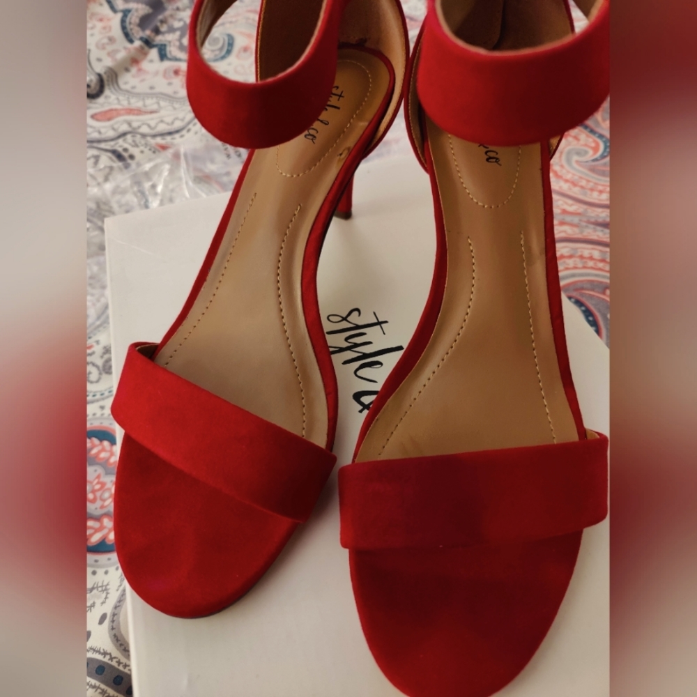 Style & Co paycee Red heel